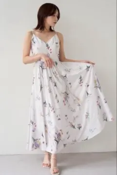 フレイアイディー　ボタニカルプリント キャミソールワンピース　Sサイズ