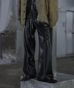 【美品】HARE　レザーワイドパンツ　ブラック