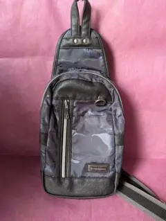 アルファインダストリーズ　ボディバッグ 　カモ柄 黒×青 【美品】