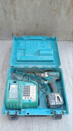 マキタ 充電式インパクトドライバー TD130D