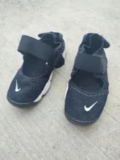 Nike エアリフト　キッズスニーカー ブラック 23cm