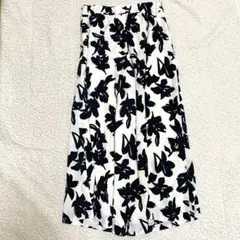 ラグナムーン モノトーン花柄　ガウチョパンツ　ワイド