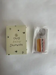 no raisin sandwich アクリルキーホルダー