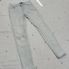 bershka ライトブルー ダメージ加工 スキニーデニム