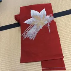 名古屋帯 赤色 楓文様 銀彩 金彩のサムネイル