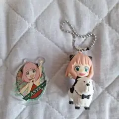 アーニャ キーホルダーとアクリルスタンドセット