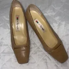 美品✨銀座かねまつ　ベージュ レザー スクエアトゥ ハイヒール