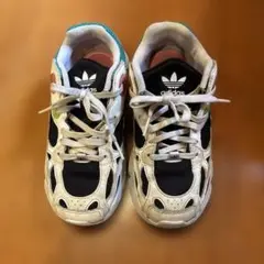 adidas スニーカー ホワイト/ブラック/マルチカラー