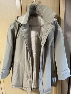 ベージュ フード付き マウンテンパーカー