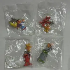 【新品】 セサミストリート ストラップ 4個セット