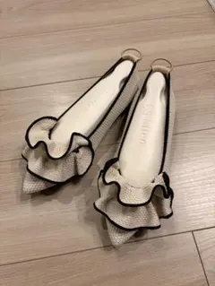 新品✨Offen フリルパンプス ベージュ 黒 41 フラットシューズ 25