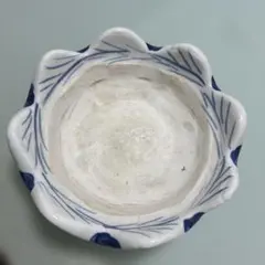 染付 花文 輪花小鉢 陶器 - メルカリ
