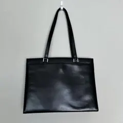 極美品 本革 コムサデモード ビジネスバッグ 底鋲 自立 A4 リクルート 黒のサムネイル