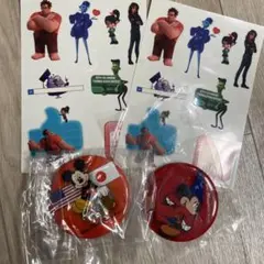 フロリダ　ウォルトディズニーワールド 缶バッジ2種類、タトゥーシール2枚セット
