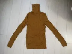 UNIQLO エクストラファインメリノリブタートルネックセーター　マスタード