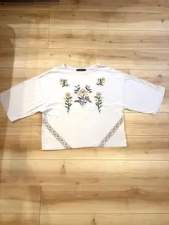 w closet 花柄刺繍 半袖Tシャツのサムネイル
