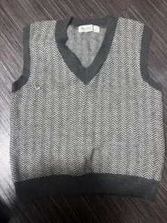 nuguで購入！グレー Vネック ニットベスト