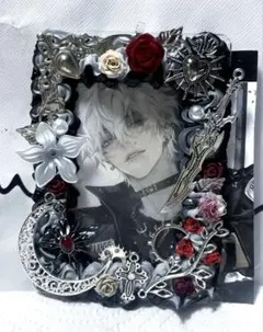 トレカデコ黒グレーホイップデコ硬質ケースデコ　花薔薇月剣y2k推し活
