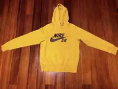NIKE SB イエローフード付きパーカー