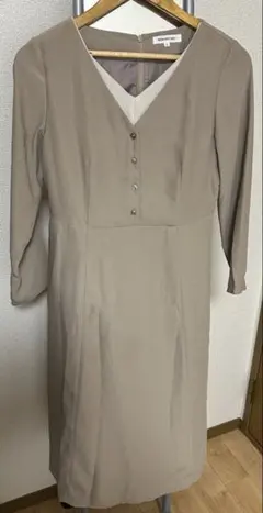 NATURAL BEAUTY BASIC ベージュワンピース Sサイズ