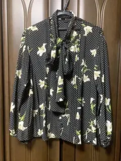 最終価格☆インゲボルグ水玉りりープリントブラウス