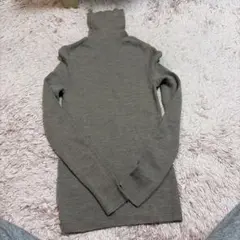 タートルネックニット Mサイズ ベージュ