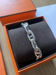 Item thumbnail for item 51189755-5fe3-48bd-aaf2-5db5a3290ce9