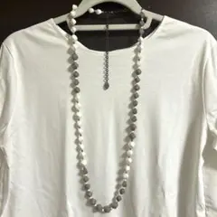 【セット割あり】幾何学模様ビーズロングネックレス グレー ホワイト アジャスター