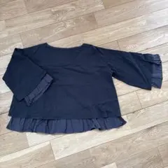 【miu様専用】RNA-N フリル裾 長袖トップス ブラックのサムネイル