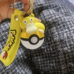 ポケモン コダック キーホルダー　ストラップ　マスコット　モンスターボール　黄色