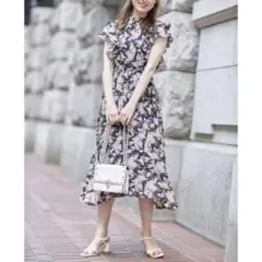 【新品】トッコクローゼット プチフリルネックフラワーイレヘムワンピース 黒