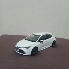 1/30 トヨタ カラーサンプル カローラスポーツ スーパーホワイト