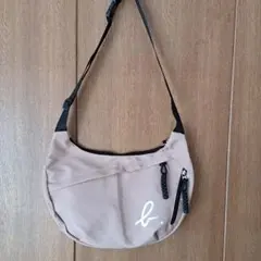 Agnes bベージュ ショルダーバッグ ジッパー付き