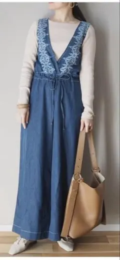 URBAN RESEARCH デニム刺繍サロペット フリーサイズのサムネイル