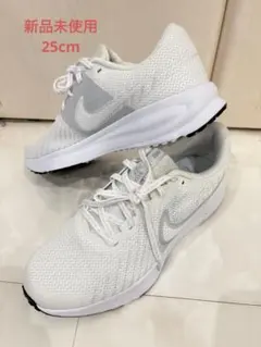 Nike スニーカー ホワイトのサムネイル