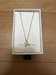 ZARA イニシャルM ネックレス ゴールドカラーのサムネイル