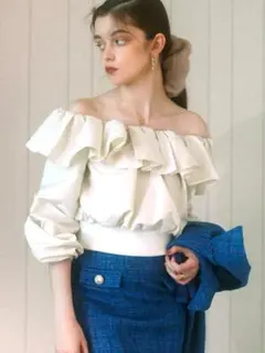処分セール！】eimy istoire■オフショルダーギャザーフリルトップス 白