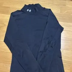 Under Armour 黒 ハイネック 長袖アンダーシャツ