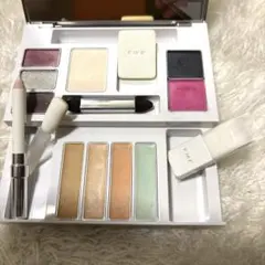 コスメ【RMK 】メイクアップパレット2段式【美品】