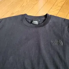 ノースフェイス、黒に黒印半袖Tシャツ、XL.
