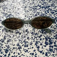 ま*る様 a.v.v サングラス オーバル型レディースのサムネイル