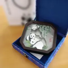 中国】蜀繍 パンダ 刺繍 額縁 しおり - メルカリ