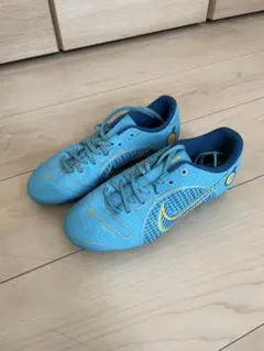 ナイキ サッカーシューズ スパイク 青緑色 - メルカリ