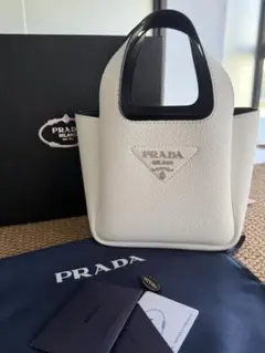 PRADA ホワイト 白い革 ハンドバッグ