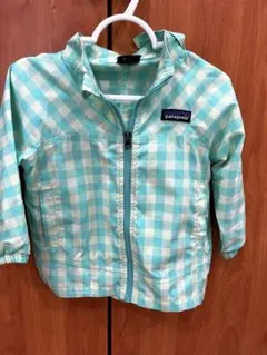 patagonia フード付きアウター 6-12M