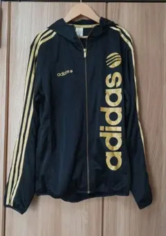 adidas フルジップパーカー ブラック/ゴールド