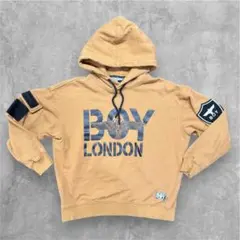 BOY LONDON (ボーイロンドン) プルオーバーパーカー 袖パッチ付のサムネイル