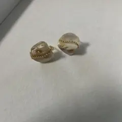 シェル風 イヤリング ゴールドカラー