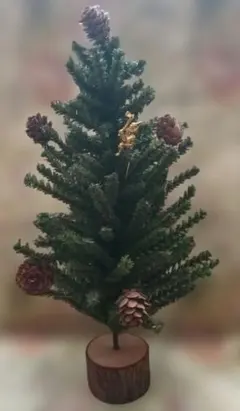 葉山ガーデン　クリスマスツリー 松ぼっくり付き 木こりピック ミニツリー