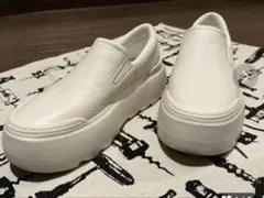 UGG ホワイト 厚底スリッポンスニーカー